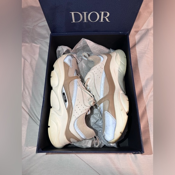 Men’s Designer Sneakers - Picture 3 of 3